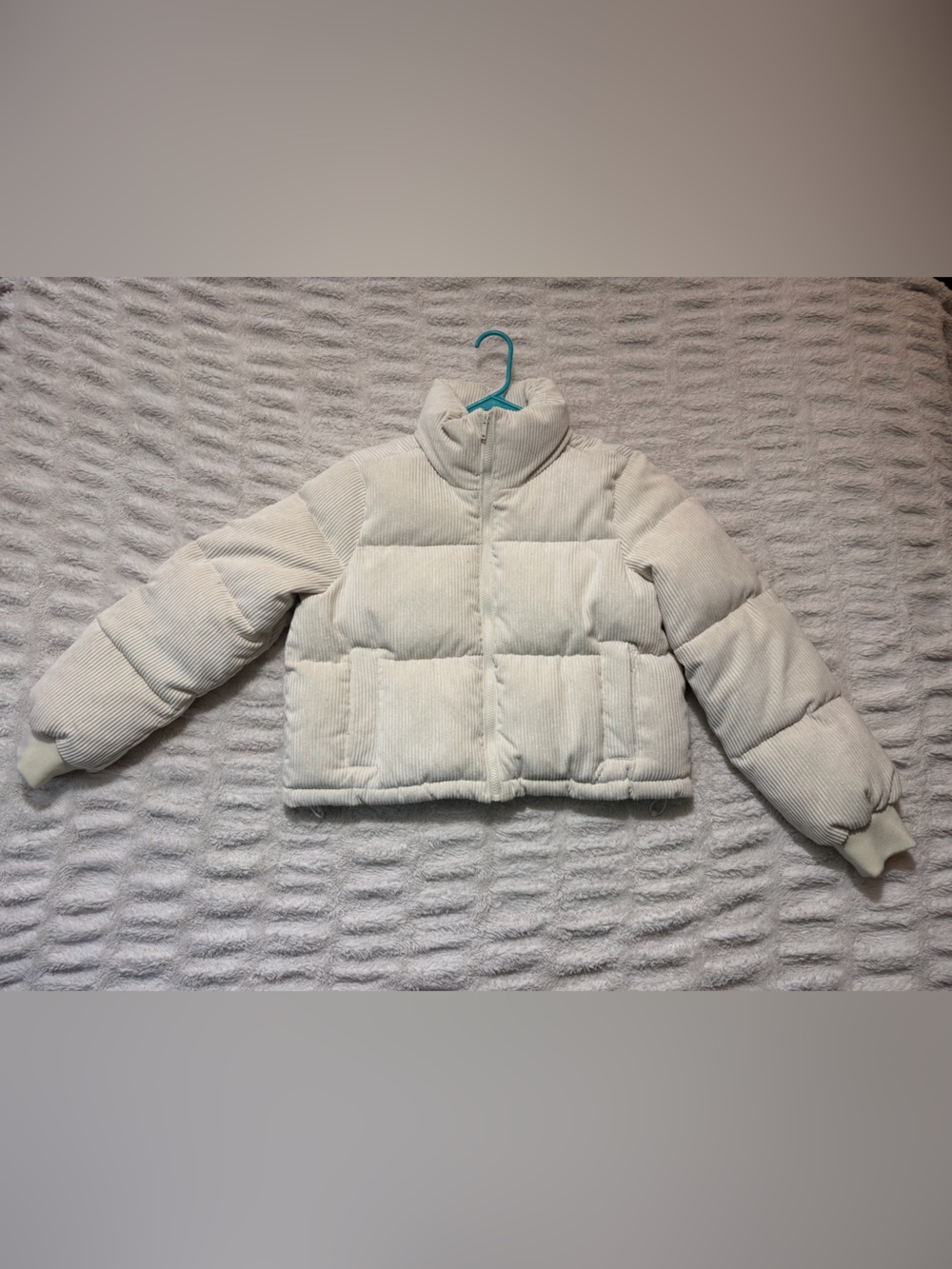 Hollister Cream Corduroy Box-Quilt Puffer Jacket